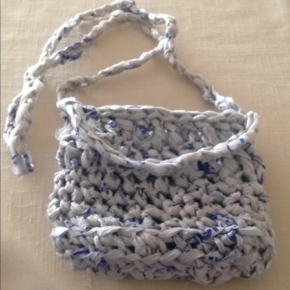 HAND CRAFTED Crossbody Bag Coin Purse Set Crochet Plarn - Picture 3 of 8